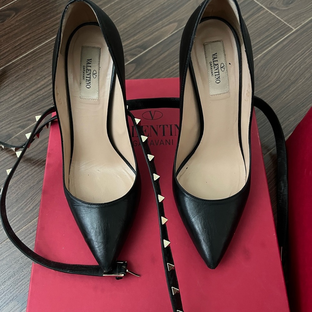 Valentino Black Leather Rockstud Pointed Toe Heels